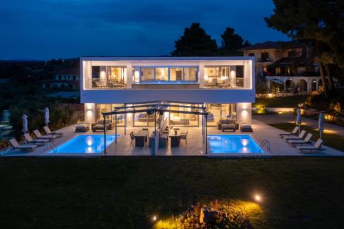 Nikiti Botanic Pool Suites — 4-Star Luxury Hotel in Nikiti, Greece