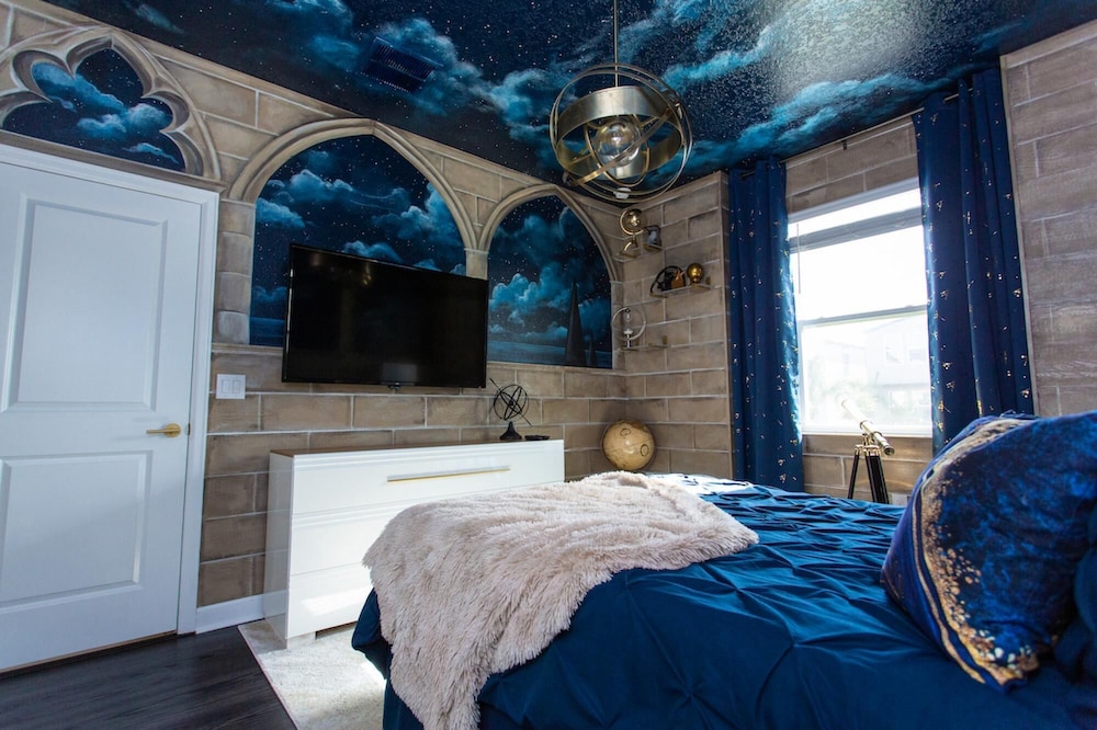 Magical Muggle Mansion Pool & Spa Sleeps 23 - photo 50
