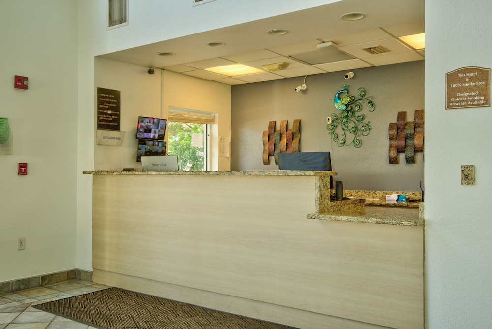 Clearwater Hotel - photo 24