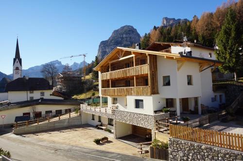 Chalet Apartments Ambria — 4-Star Luxury Hotel in La Villa, Italy
