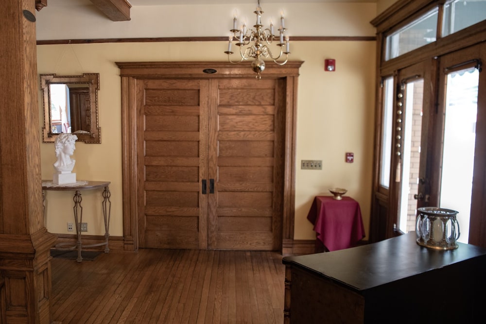 Elk River Hotel & Cafe - photo 3