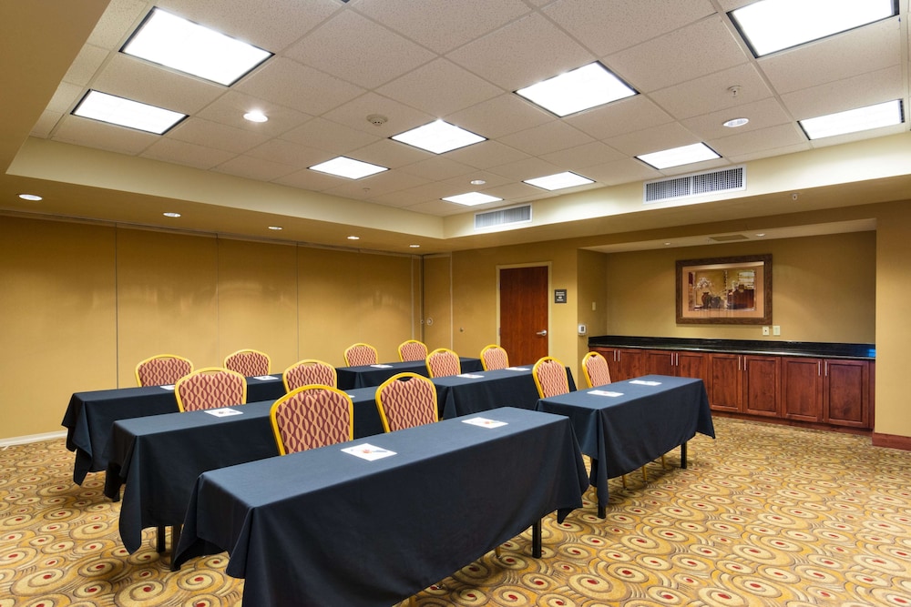 Hampton Inn Rawlins - photo 80