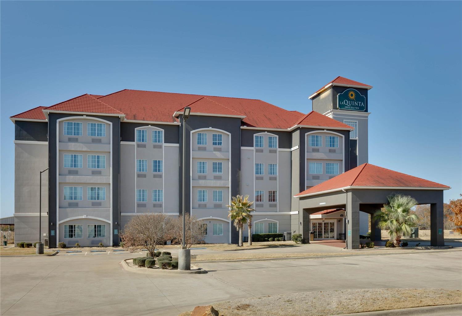 La Quinta Inn & Suites by Wyndham Lindale - photo 2