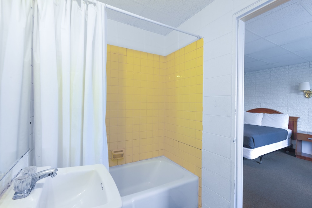 Sonrise Inn Lincoln Hwy By OYO - photo 10