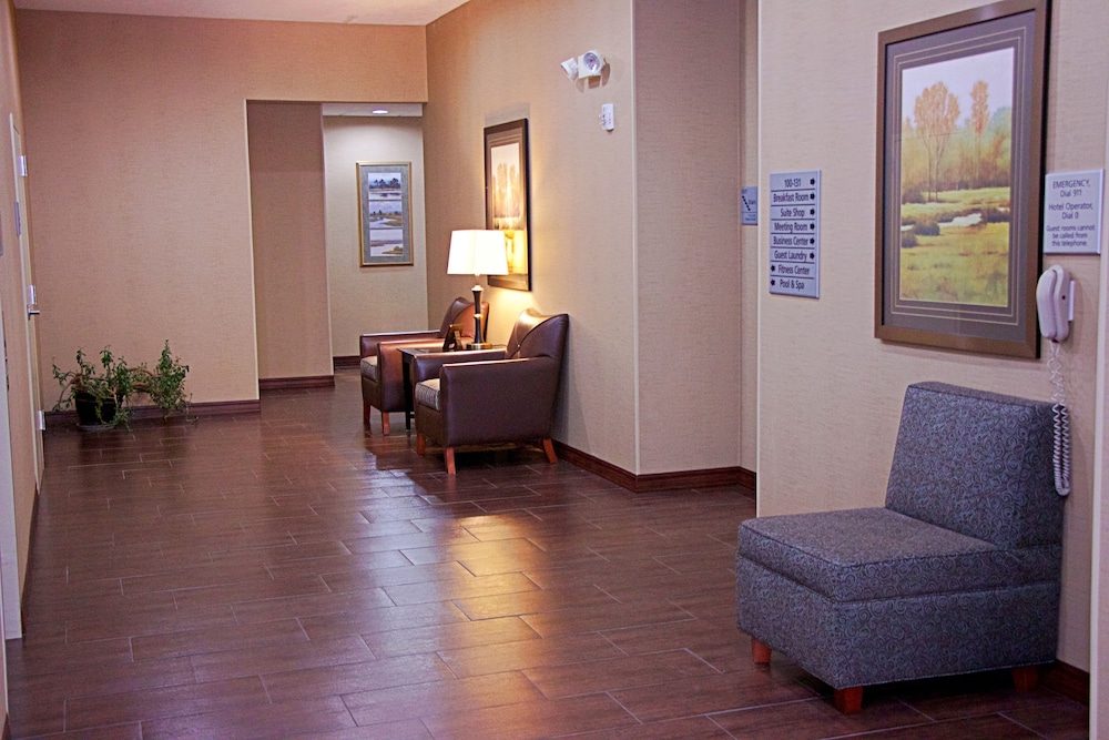 Hampton Inn Sidney NE - photo 5