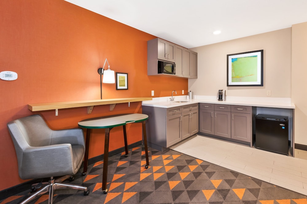 Holiday Inn & Suites Toledo Southwest Perrysburg by IHG - photo 14