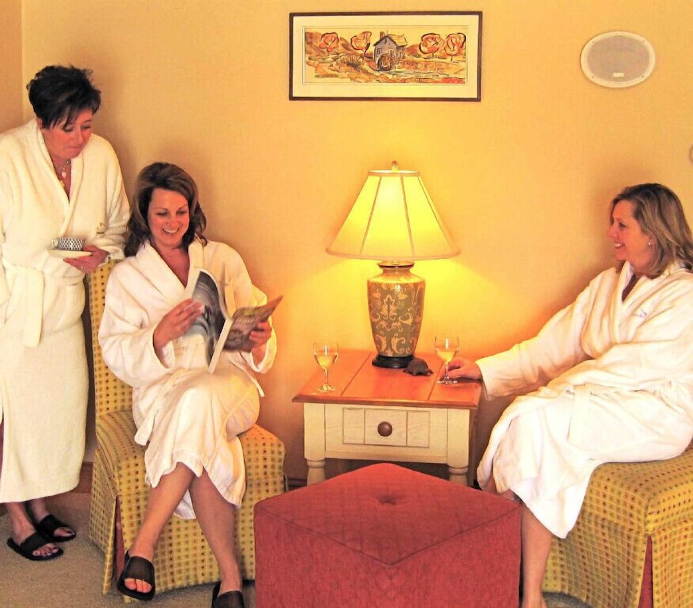 Settlement Courtyard Inn & Lavender Spa - photo 44