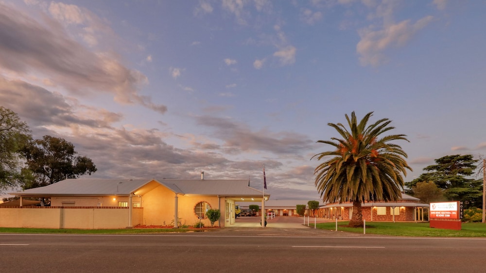 Country Gardens Motor Inn — Cowra
