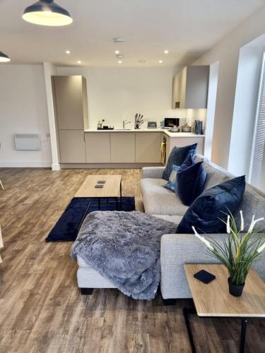 Exclusive new 2 bed apartment close to Bicester Village — 4-Star Luxury Hotel in Bicester, United Kingdom