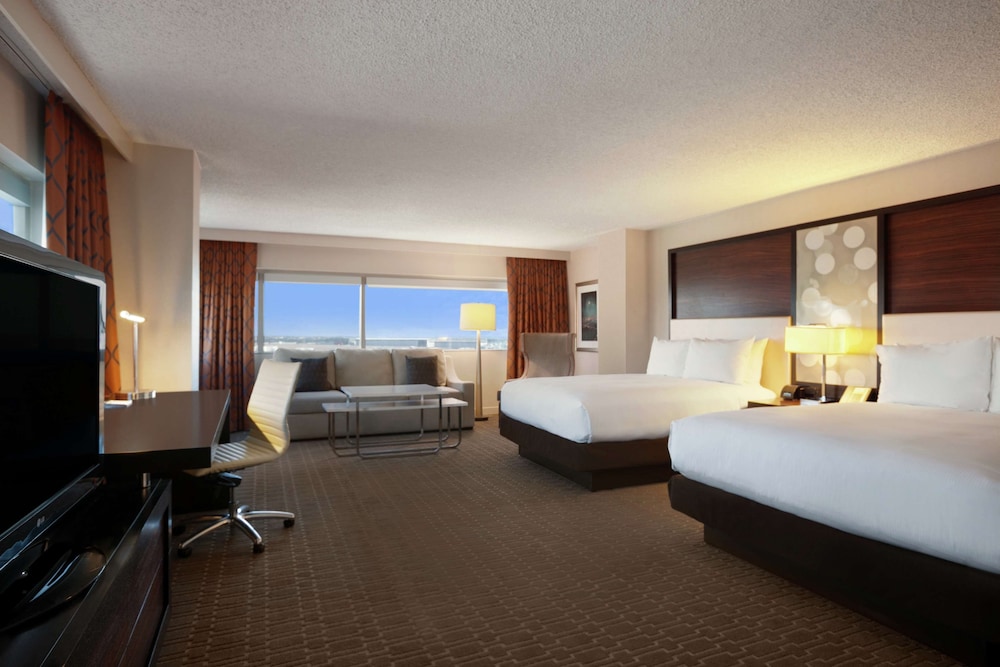 Hilton Atlanta Airport - photo 13
