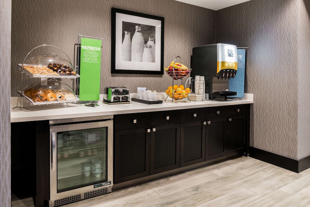 Hampton Inn & Suites Wixom - photo 45