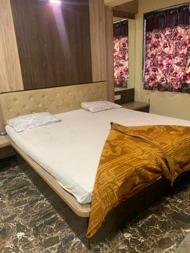 Hotel Golden in Unknown City, India