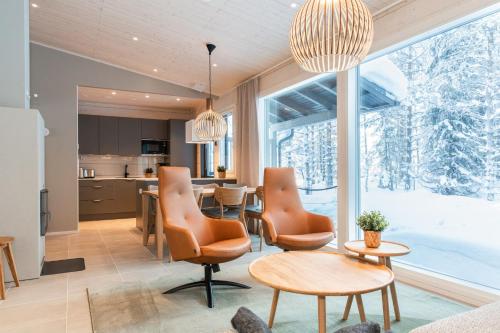 Villa Raikas Northern Lights ski & lake free wifi Vuosseli Resort Ruka in Kuusamo, Finland