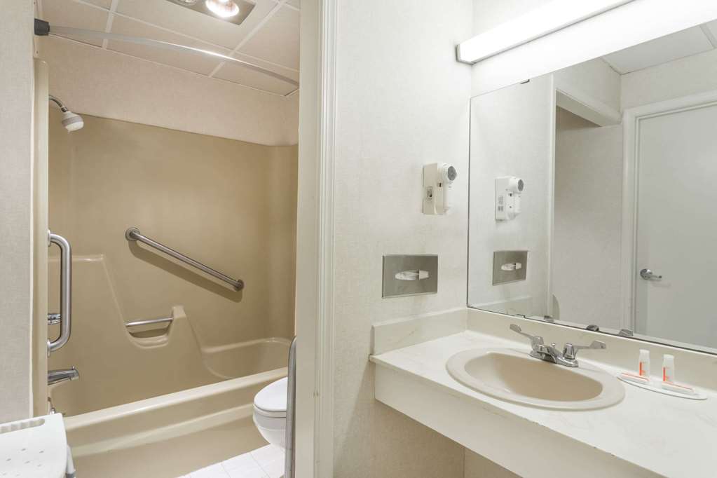 Days Inn by Wyndham Bedford - photo 11