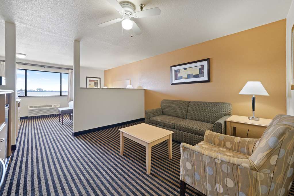 Best Western Plus Executive Inn & Suites - photo 29
