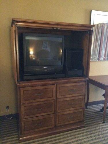 Richmond Inn & Suites - photo 7