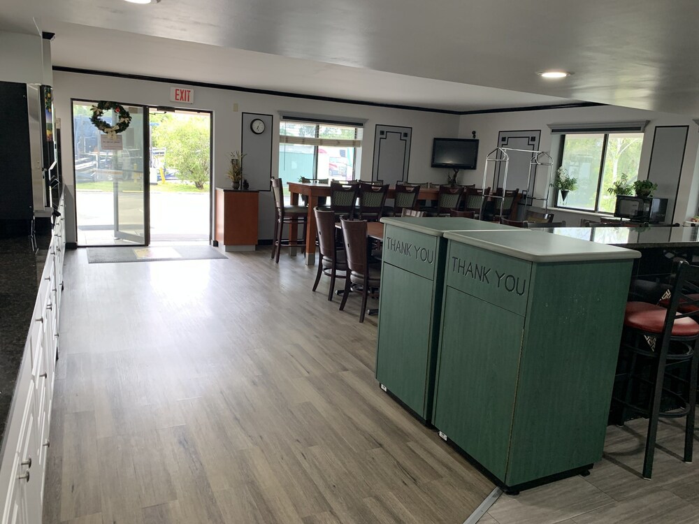 Super 8 by Wyndham Naples - photo 20
