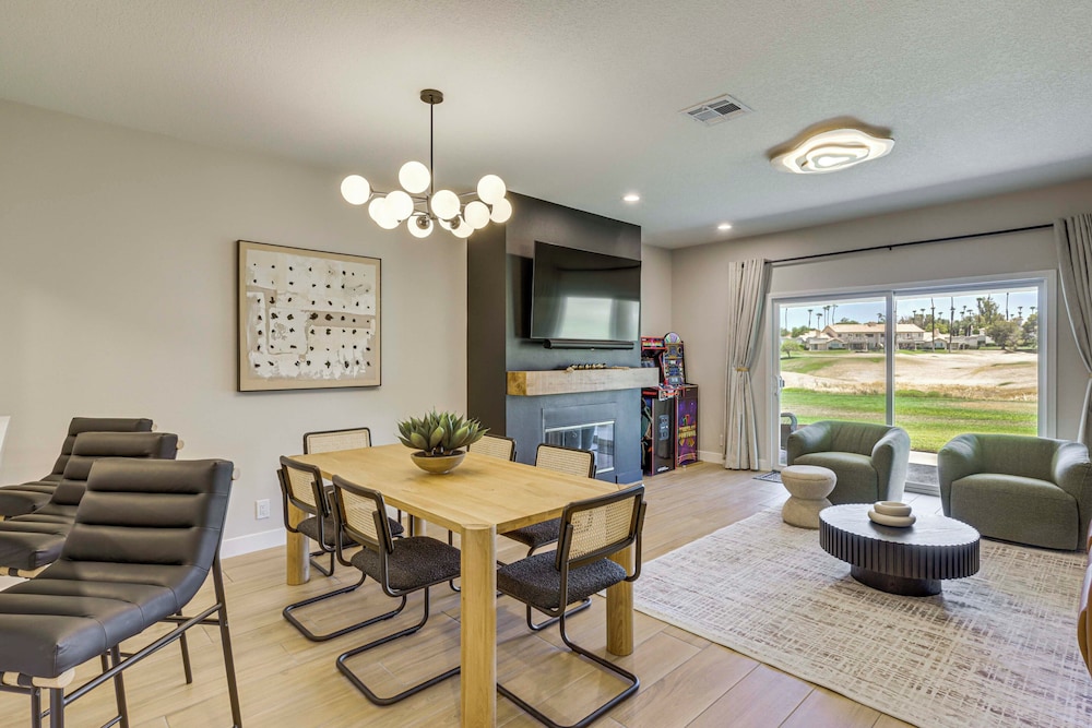 Palm Desert Golf Getaway W Views Resort Perks — Palm Desert