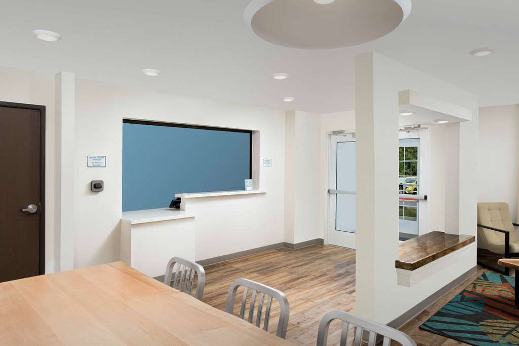 WoodSpring Suites Austin South Central I 35 - photo 5