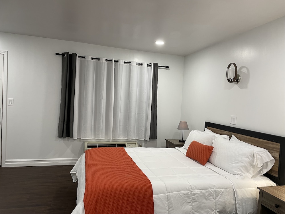 Gatehouse Motel - photo 45