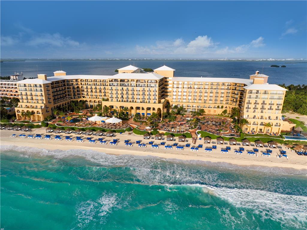 KICUN1_ Kempinski Hotel Cancún Hero Image_02.jpg