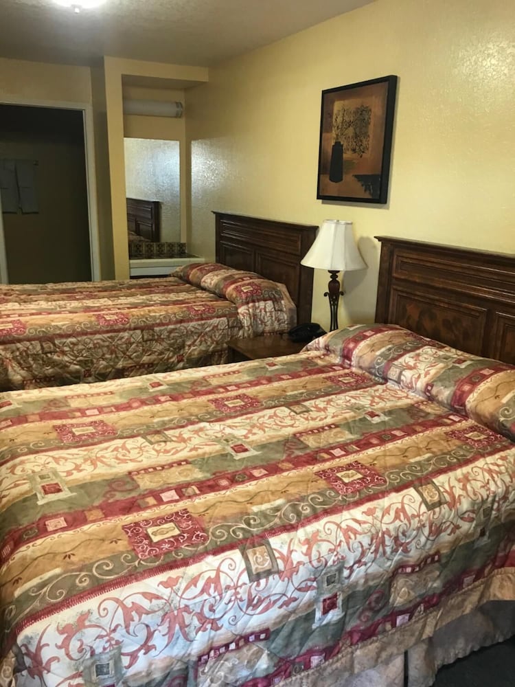Hacienda Motel - photo 12