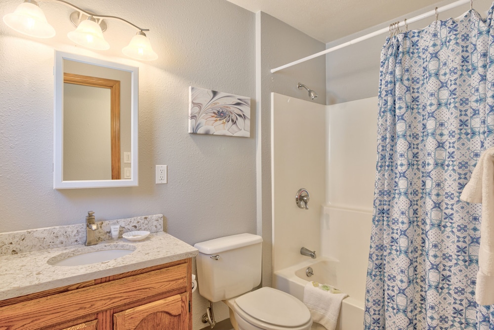 Bend Riverside Inn & Suites - photo 382