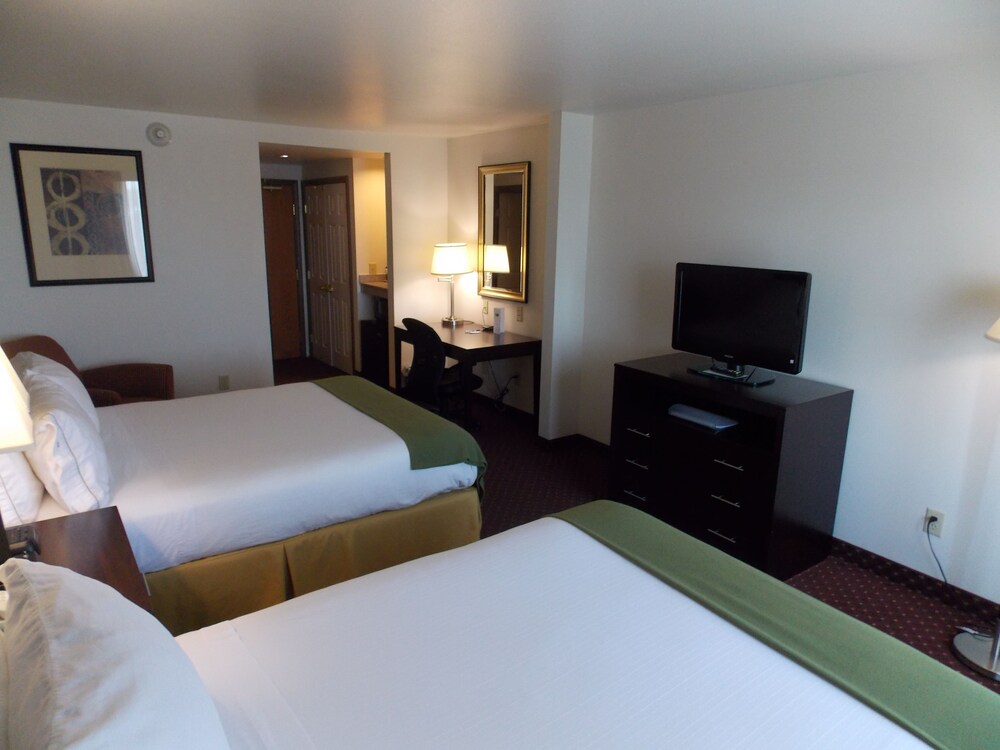Holiday Inn Express Syracuse Fairgrounds by IHG - photo 17