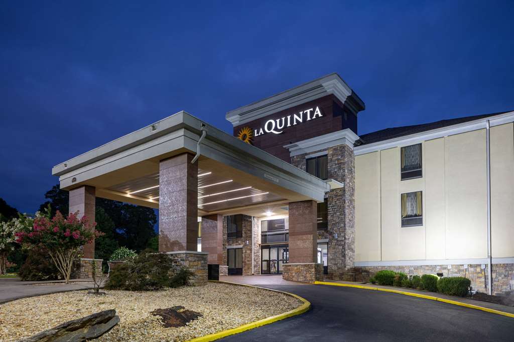 La Quinta Inn & Suites by Wyndham Covington - photo 34
