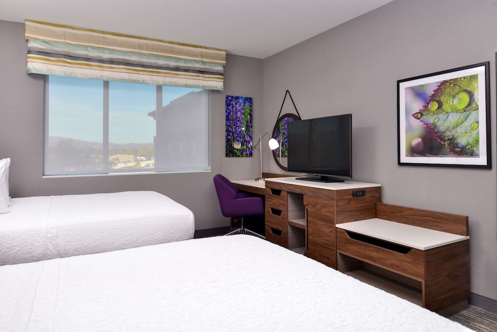 Hampton Inn & Suites Boise Spectrum - photo 25