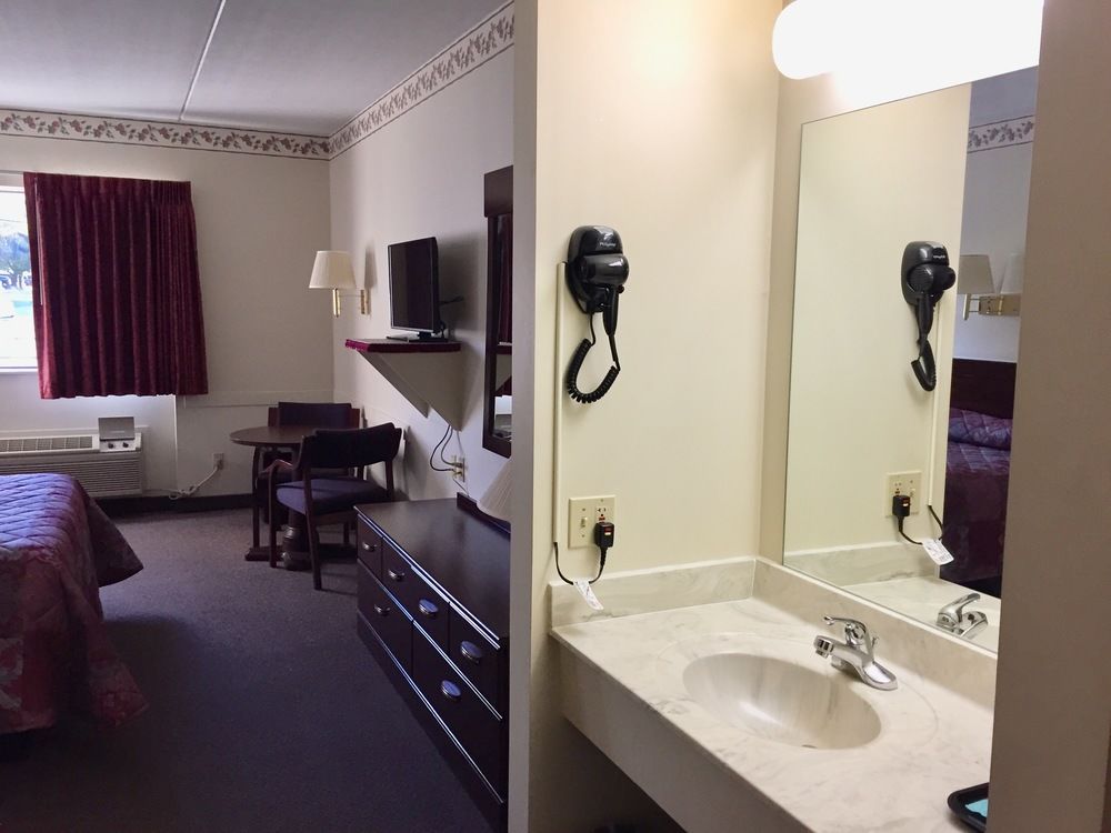 Royal Star Inn - photo 11