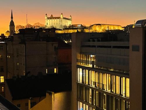 Old Town Apartment Black — 4-Star Luxury Hotel in Bratislava, Slovakia
