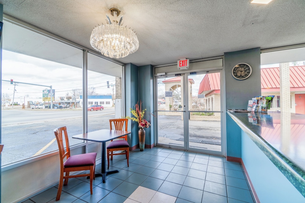 Ozark Junction mountain view by OYO - photo 25