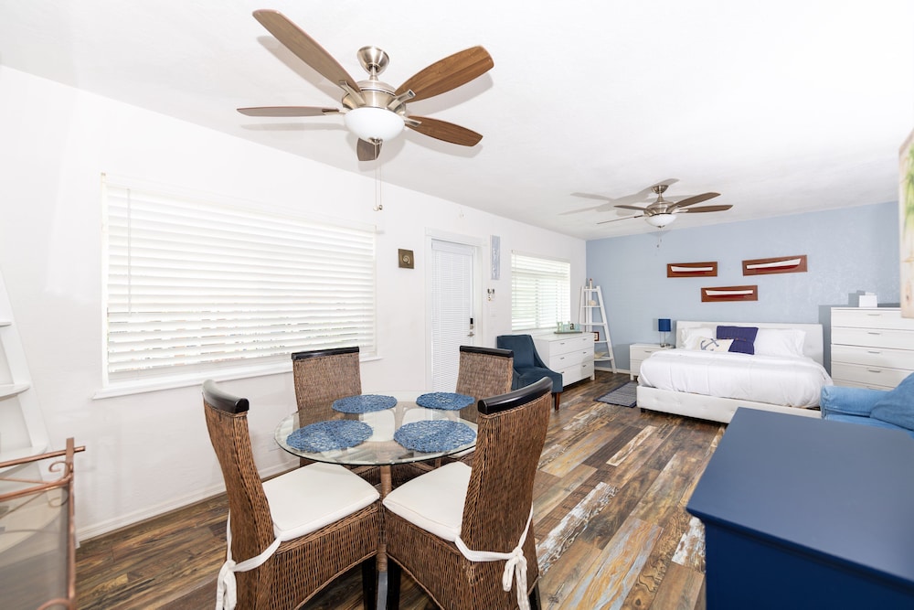 Tropic Isle Boutique Hotel - photo 10