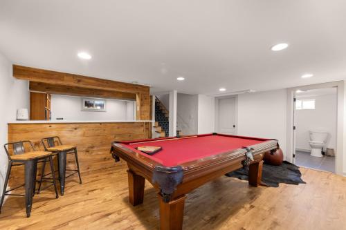 Timeless Historic Home near Downtown with HOT TUB — 4-Star Luxury Hotel in Vancouver, United States
