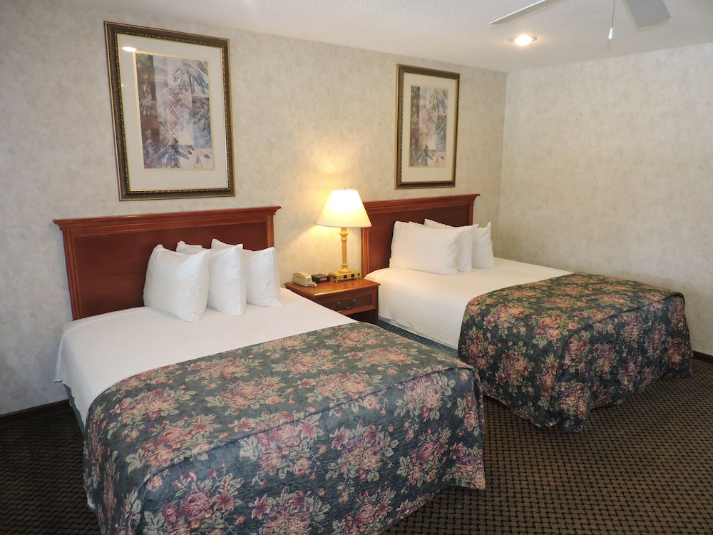Indian Hills Inn & RV Park - photo 12