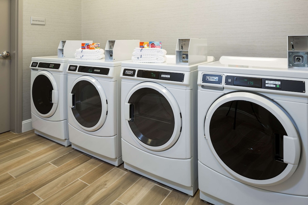 Hampton Inn & Suites Newport Cincinnati - photo 29