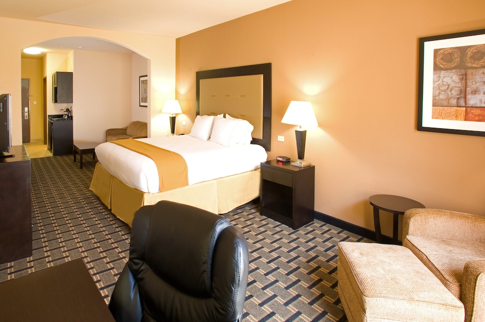 Holiday Inn Express Suites Beeville by IHG - photo 12