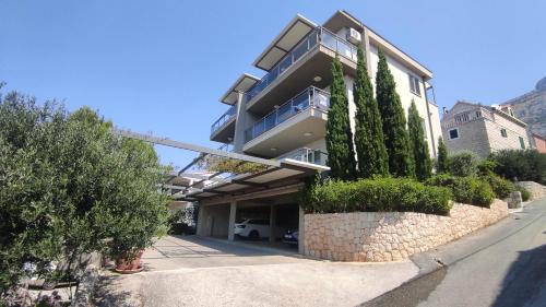 Apartment Božan — 4-Star Luxury Hotel in Omis, Croatia