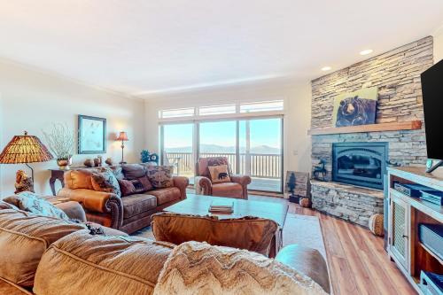 Black Bear Overlook — 4-Star Luxury Hotel in Banner Elk, United States