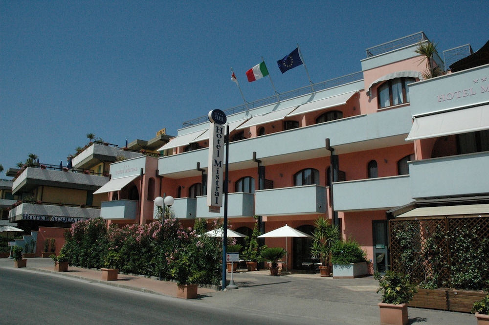 Mistral Hotel — hotel in Marina Di Campo