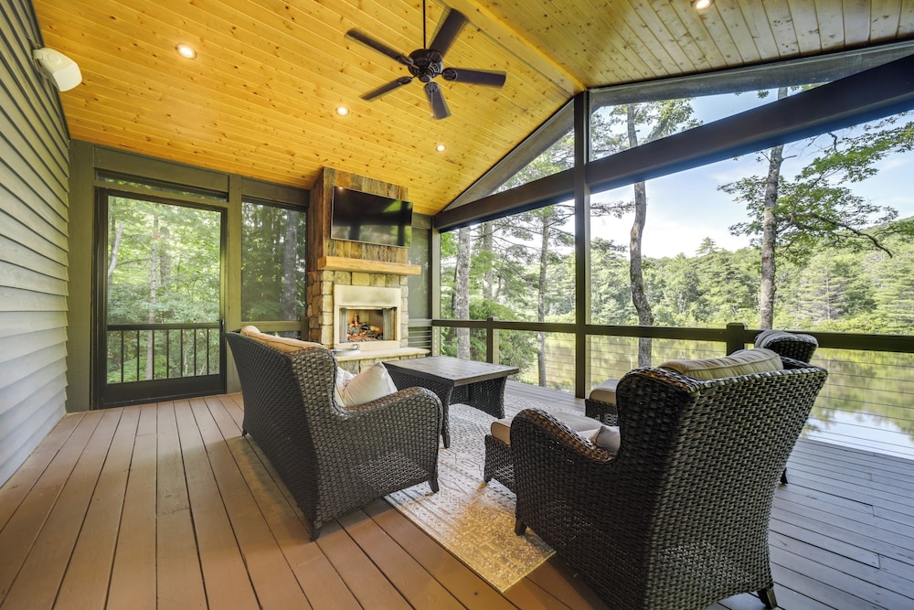 Grill Water Views: Chinquapin Resort Home - photo 23
