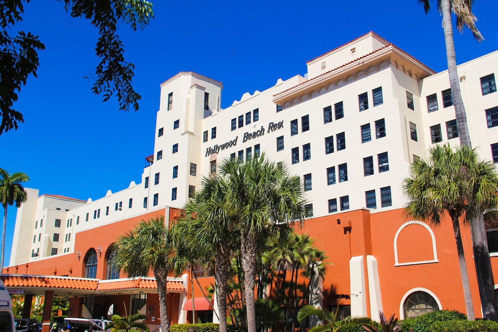 Hollywood Beach Resort one Bedroom Sleeps 6 - photo 15
