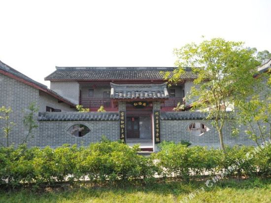 Yuechi Nongjia Diyizhuang — hotel in Jiulong