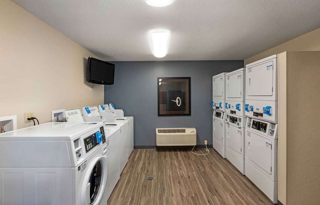 Extended Stay America Select Suites Milwaukee Waukesha - photo 38