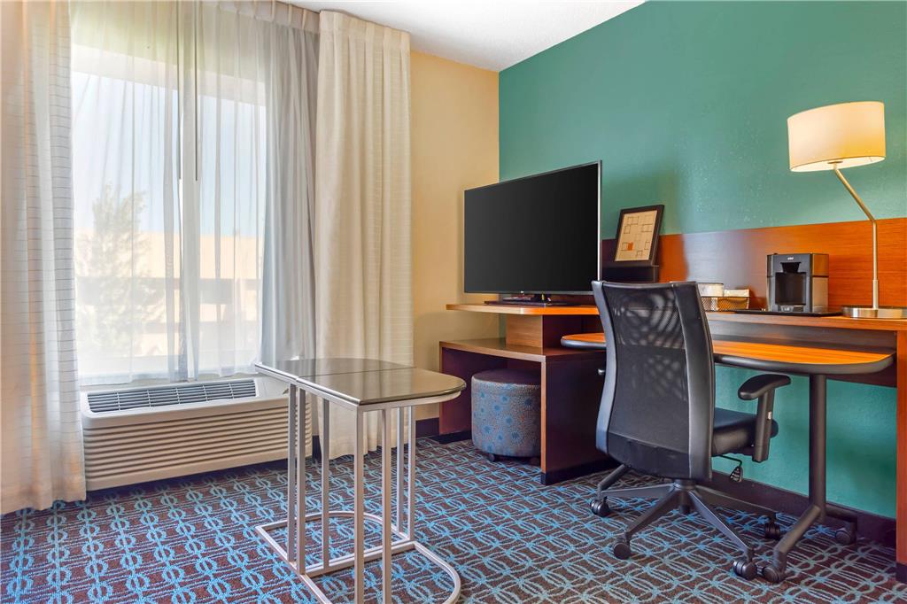Comfort Inn & Suites Green Bay Stadium Area - photo 20