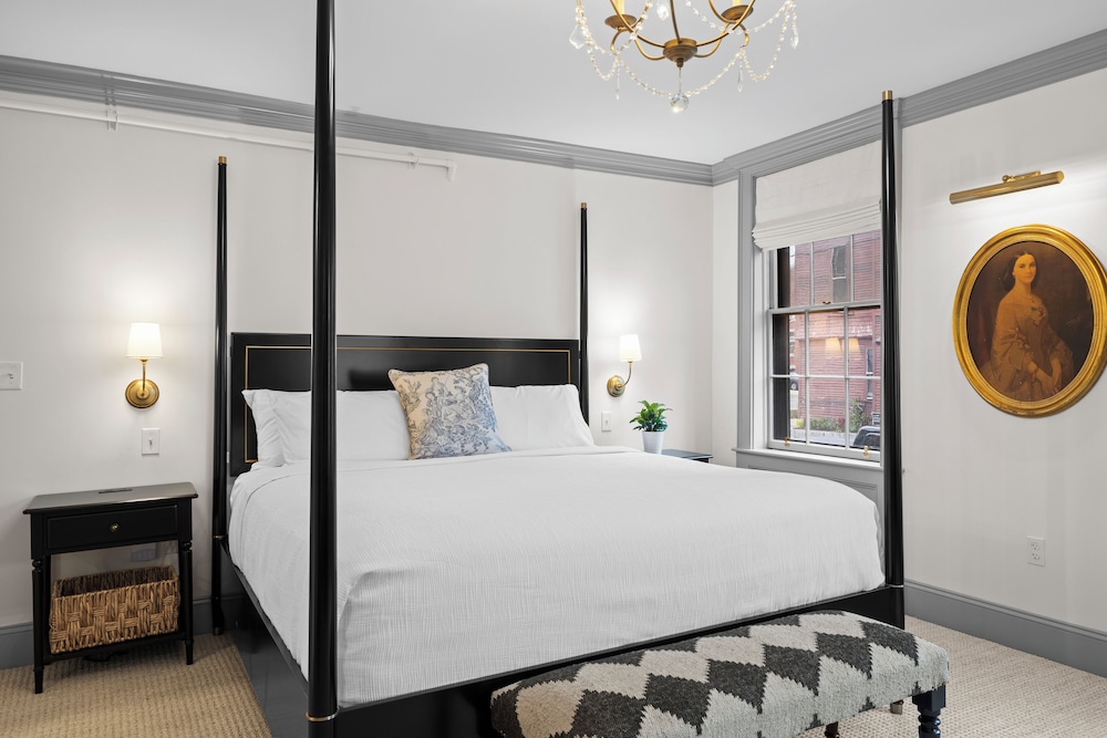 The Davenport Inn - photo 2