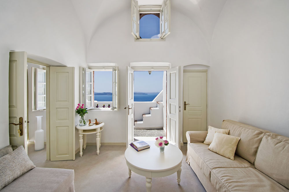 Villa Calliope Aegean Views — 4-Star Luxury Hotel in Oia, Greece
