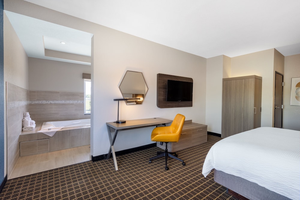 Holiday Inn Express Hotel & Suites Pittsburg by IHG - photo 26