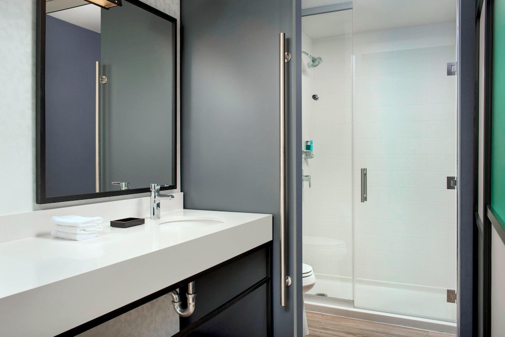Aloft Kansas City Country Club Plaza - photo 13